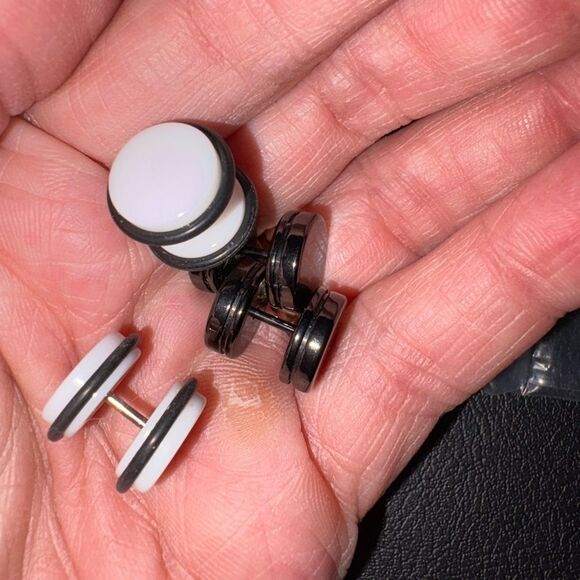 Five Pair Cuff link Bundle (Black, Blue, Silver, and White) - Picture 4 of 7